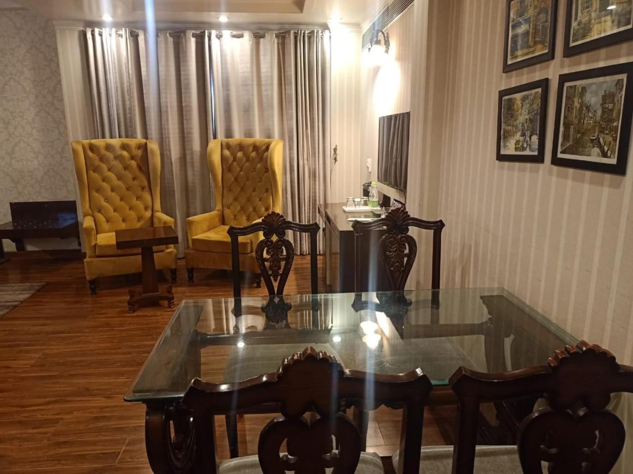 Rockland Hotel, C.R Park Nowe Delhi Zewnętrze zdjęcie