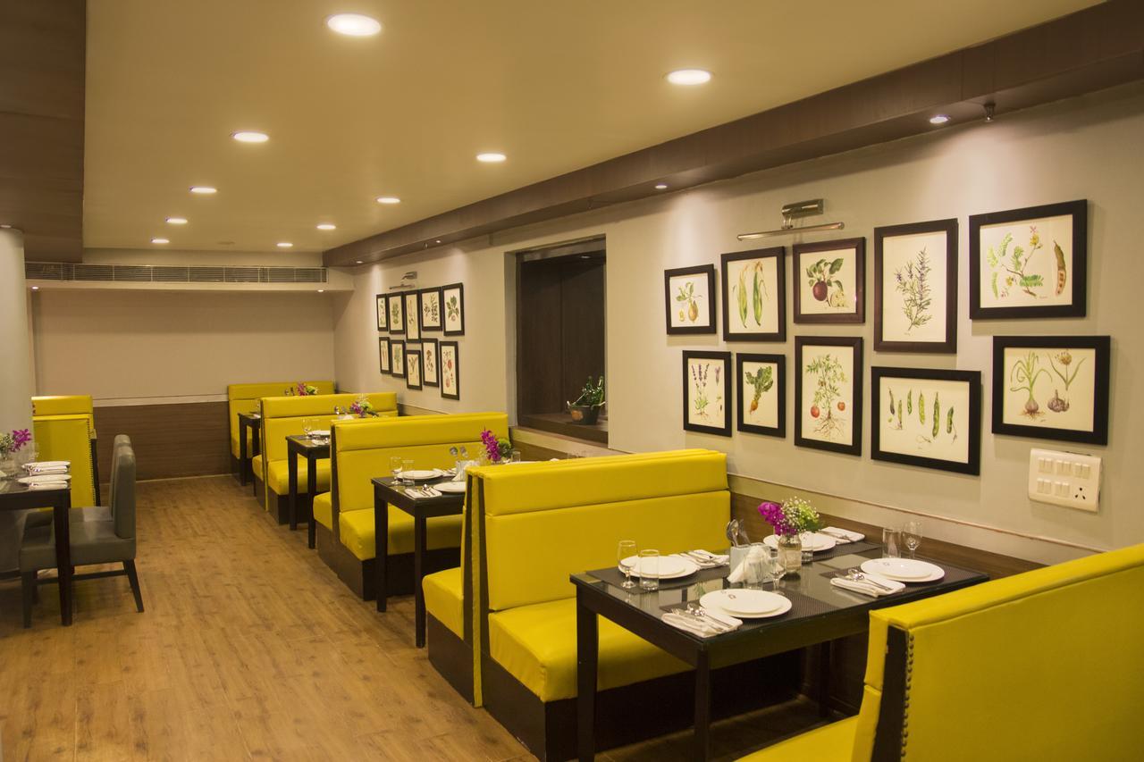 Rockland Hotel, C.R Park Nowe Delhi Zewnętrze zdjęcie