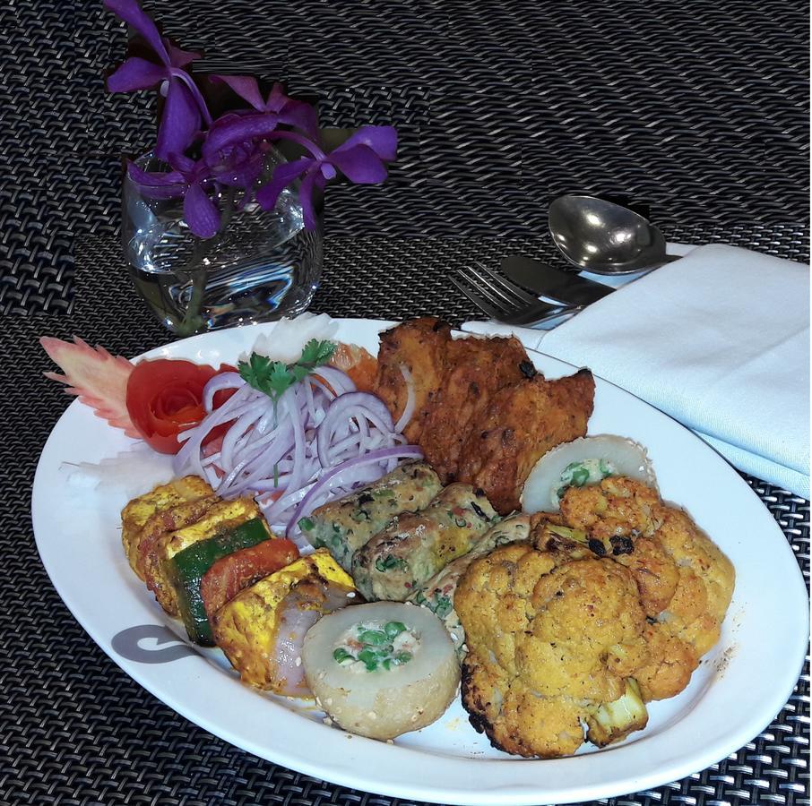 Rockland Hotel, C.R Park Nowe Delhi Zewnętrze zdjęcie